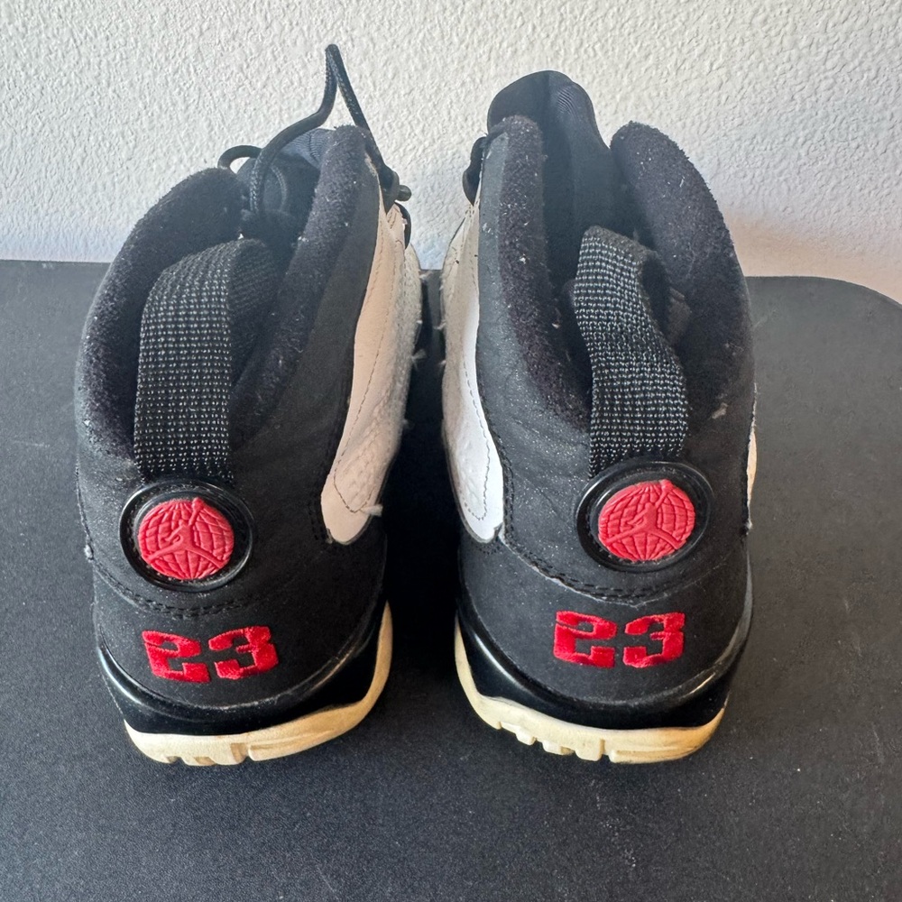 Size 8.5 - Jordan 9 Retro space jam 2016 - Picture 4 of 5